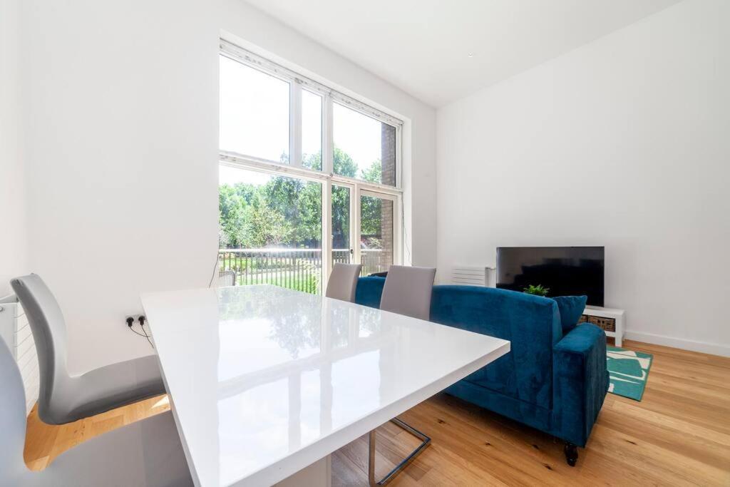 Appartement Stunning New 3 Bdr Duplex Wbalcony, East Londres Extérieur photo