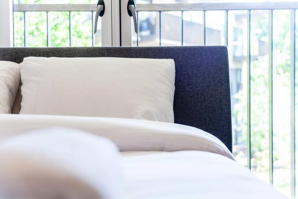 Appartement Stunning New 3 Bdr Duplex Wbalcony, East Londres Extérieur photo