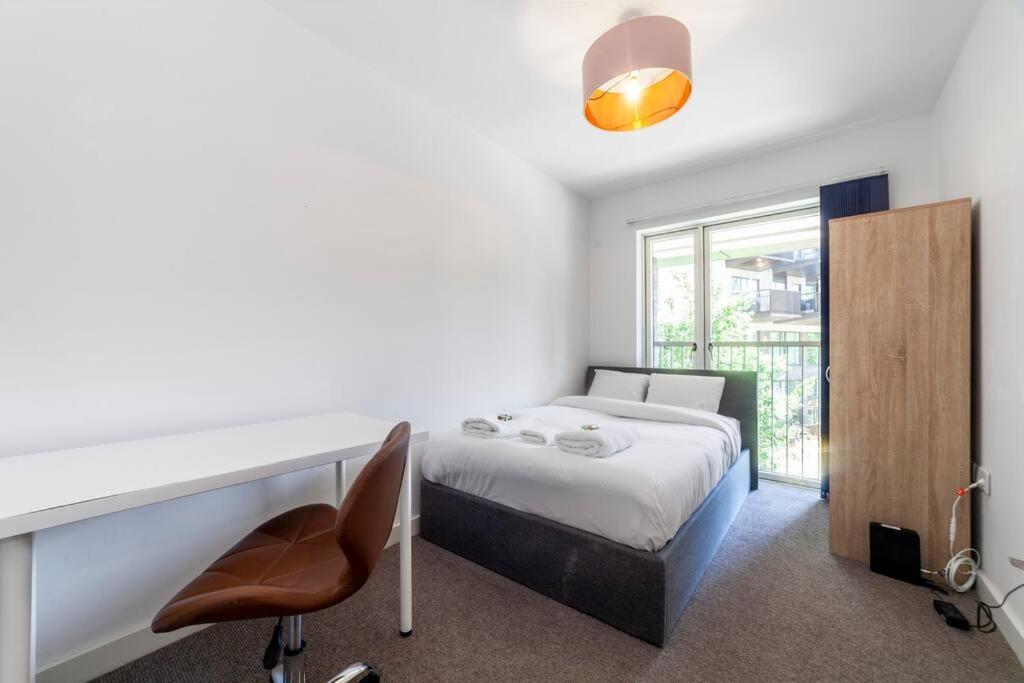 Appartement Stunning New 3 Bdr Duplex Wbalcony, East Londres Extérieur photo