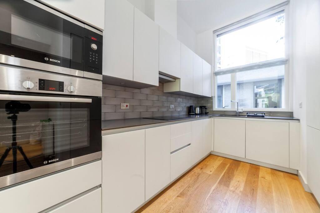 Appartement Stunning New 3 Bdr Duplex Wbalcony, East Londres Extérieur photo