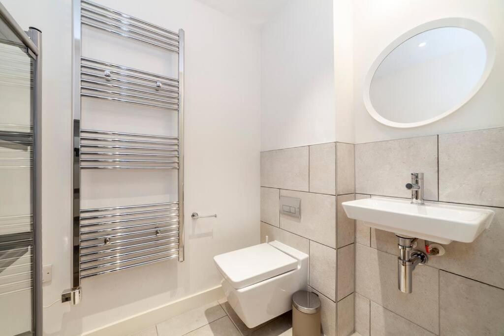 Appartement Stunning New 3 Bdr Duplex Wbalcony, East Londres Extérieur photo