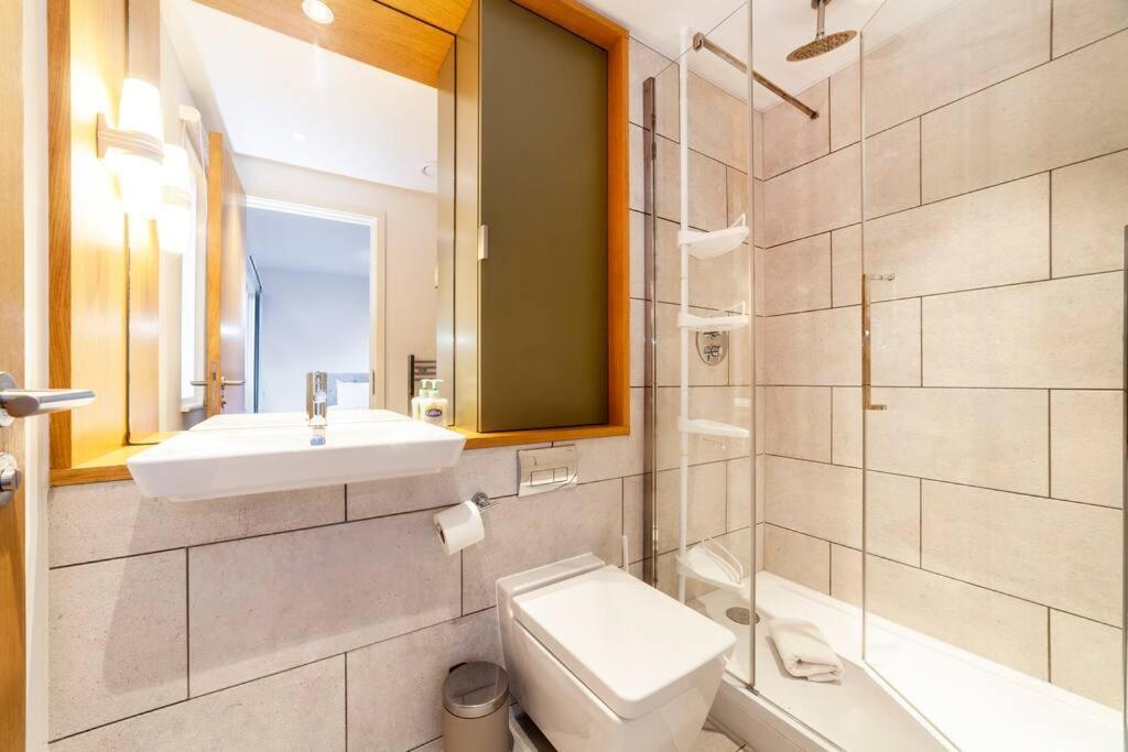 Appartement Stunning New 3 Bdr Duplex Wbalcony, East Londres Extérieur photo